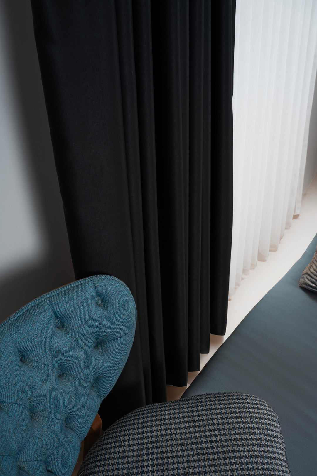 Dark Blackout Işık Geçirmez Karartma Kalın Fon Perde Salon Çocuk Yatak Odası 1/2,5 PİLELİ Lacivert — Siyah